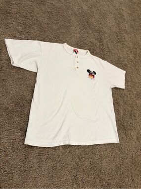 Vintage Men’s Mickey Inc. Embroidered Mickey Mouse Walt Disney Studios T-Shirt